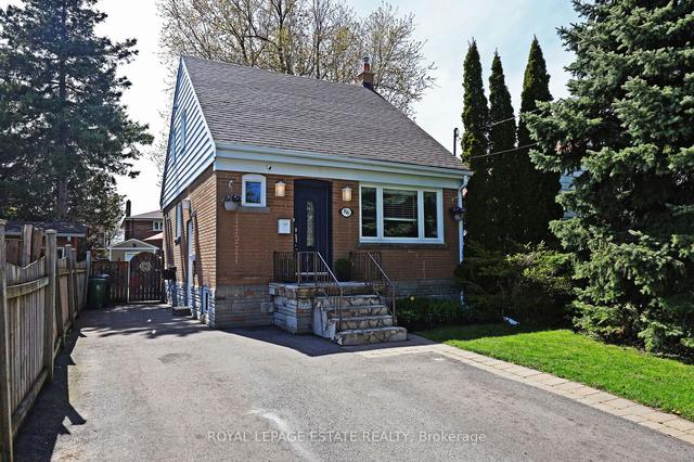 86 Sharpe St, House detached with 2 bedrooms, 2 bathrooms and 2 parking in Toronto ON | Image 1