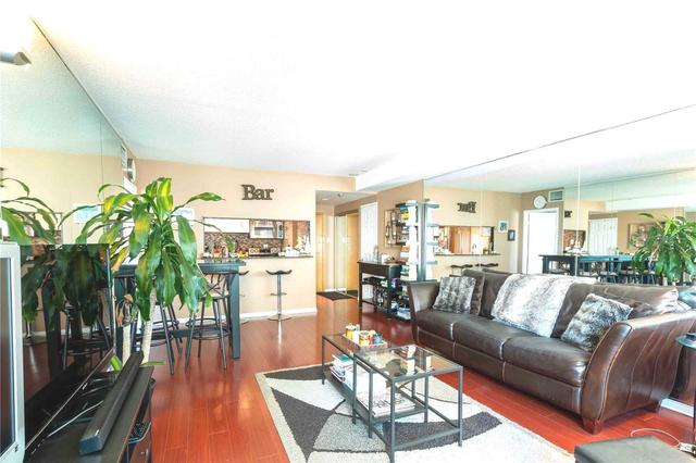 606 - 99 Harbour Sq, Condo with 1 bedrooms, 1 bathrooms and 1 parking in Toronto ON | Image 1