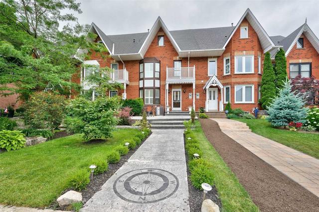 121 Edgewater Dr, House attached with 3 bedrooms, 4 bathrooms and 4 parking in Hamilton ON | Image 1