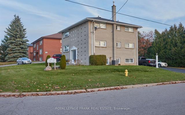 581 Digby Ave, House detached with 5 bedrooms, 4 bathrooms and 9 parking in Oshawa ON | Image 4