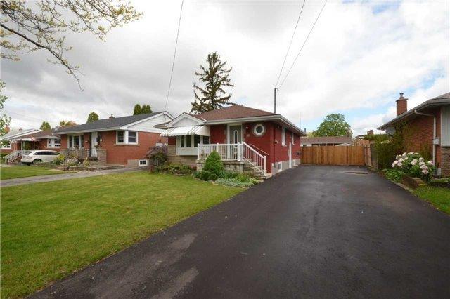 55 Wildewood Ave, House detached with 3 bedrooms, 2 bathrooms and 8 parking in Hamilton ON | Image 2