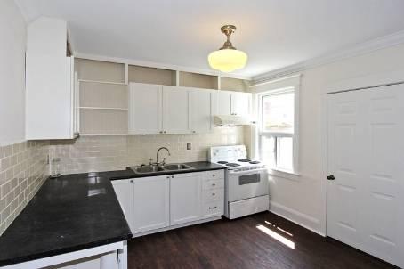 86 Woodmount Ave, House semidetached with 3 bedrooms, 2 bathrooms and 3 parking in Toronto ON | Image 2
