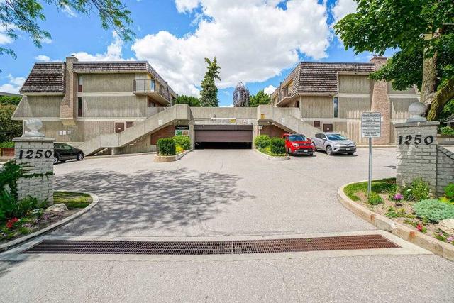 53 - 1250 Mississauga Valley Blvd, Townhouse with 3 bedrooms, 2 bathrooms and 2 parking in Mississauga ON | Image 1