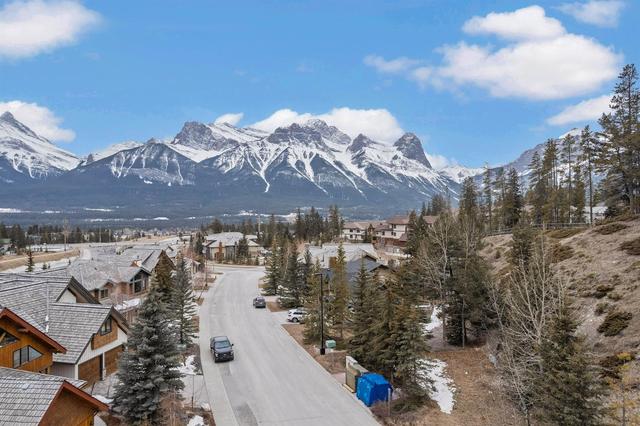 37 Eagle Landing, House detached with 5 bedrooms, 3 bathrooms and 6 parking in Canmore AB | Image 5