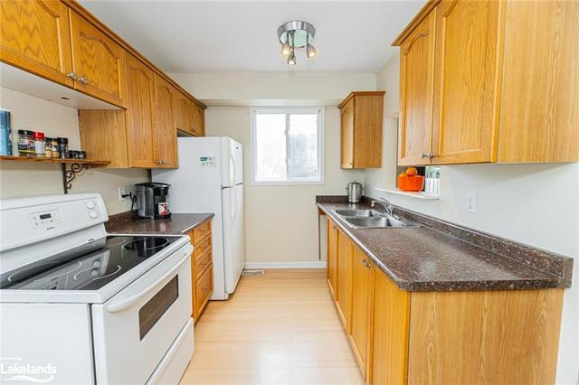 1067 12th Street E, House semidetached with 3 bedrooms, 1 bathrooms and 3 parking in Owen Sound ON | Image 10