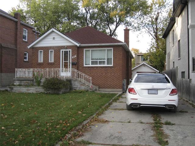 658 Bedford Park Ave, House detached with 2 bedrooms, 2 bathrooms and 5 parking in Toronto ON | Image 11