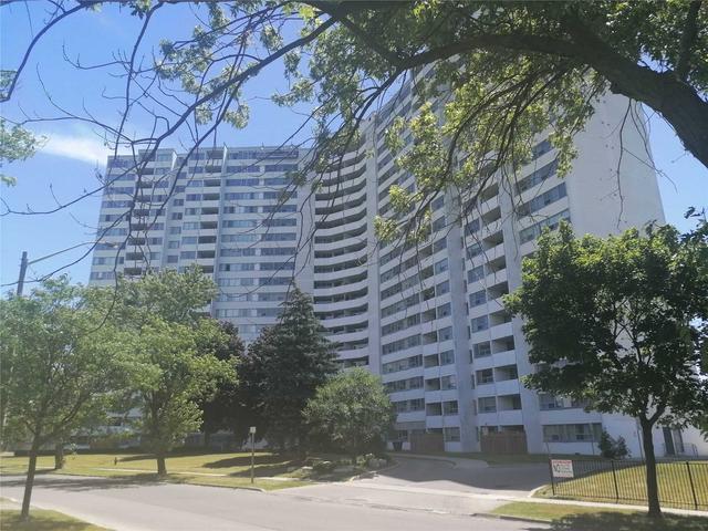 1210 - 530 Lolita Gdns, Condo with 3 bedrooms, 1 bathrooms and 2 parking in Mississauga ON | Image 12