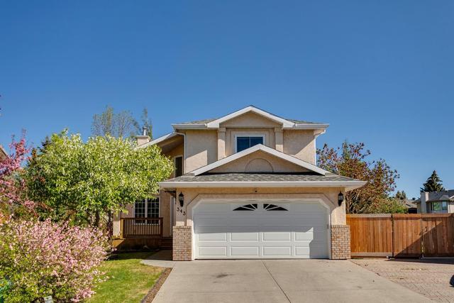 343 Mt Sparrowhawk Place Se, House detached with 3 bedrooms, 3 bathrooms and 4 parking in Calgary AB | Image 1