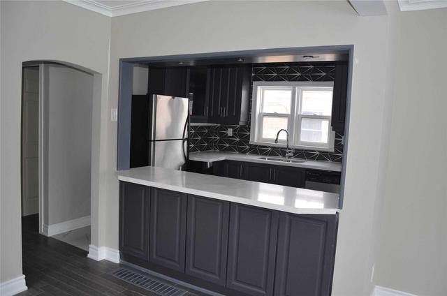 79 Gilroy Dr, House detached with 3 bedrooms, 2 bathrooms and 2 parking in Toronto ON | Image 4