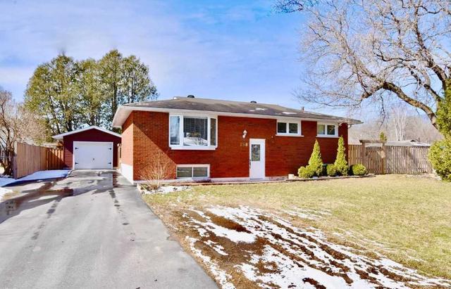258 Castle Rd, House detached with 3 bedrooms, 2 bathrooms and 5 parking in Midland ON | Image 9