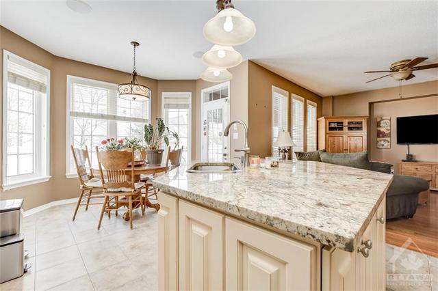 49 Pondhollow Way, House detached with 5 bedrooms, 4 bathrooms and 6 parking in Ottawa ON | Image 10