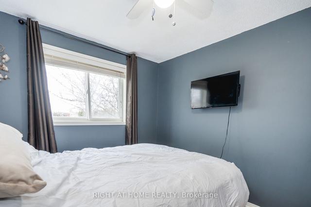 109 Wessenger Dr, House attached with 3 bedrooms, 2 bathrooms and 3 parking in Barrie ON | Image 11
