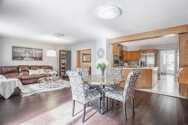 27 Tristan Cres, House detached with 4 bedrooms, 4 bathrooms and 4 parking in Toronto ON | Image 3