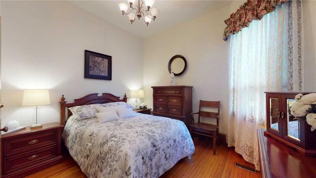 140 Harrison St, House detached with 4 bedrooms, 4 bathrooms and 1 parking in Toronto ON | Image 3