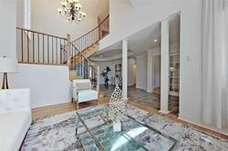 69 Boxwood Cres, House detached with 4 bedrooms, 4 bathrooms and 5 parking in Markham ON | Image 2