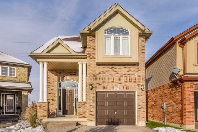 928 Dunblane Crt, House detached with 3 bedrooms, 3 bathrooms and 2 parking in Kitchener ON | Image 1