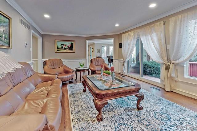 95 Glenarden Cres, House detached with 4 bedrooms, 7 bathrooms and 8 parking in Richmond Hill ON | Image 8