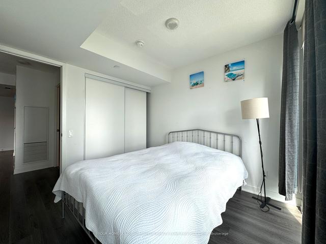915 - 70 Queens Wharf Rd, Condo with 1 bedrooms, 1 bathrooms and 0 parking in Toronto ON | Image 4