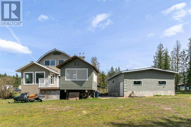5800 97b Highway, House detached with 3 bedrooms, 2 bathrooms and 99 parking in Columbia Shuswap D BC | Image 36