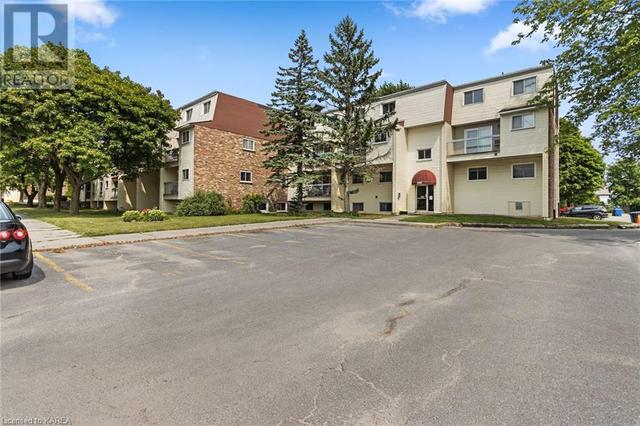 101 - 1000 Pembridge Crescent, Condo with 1 bedrooms, 1 bathrooms and 1 parking in Kingston ON | Image 3