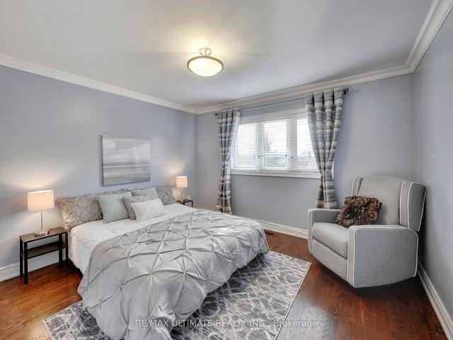 436 Gilbert Ave, House semidetached with 3 bedrooms, 4 bathrooms and 5 parking in Toronto ON | Image 17