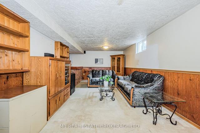 36 Upton Cres, House detached with 4 bedrooms, 1 bathrooms and 4 parking in Guelph ON | Image 15