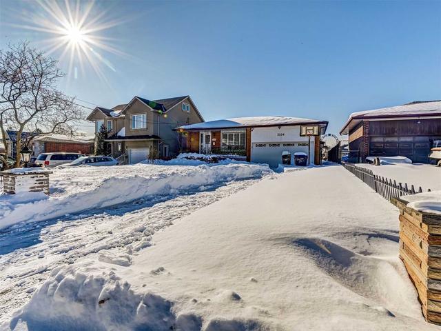 3204 Parkerhill Rd, House detached with 4 bedrooms, 3 bathrooms and 9 parking in Mississauga ON | Image 1