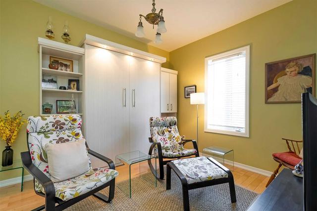 208 Birch St, House detached with 3 bedrooms, 3 bathrooms and 3 parking in Collingwood ON | Image 2
