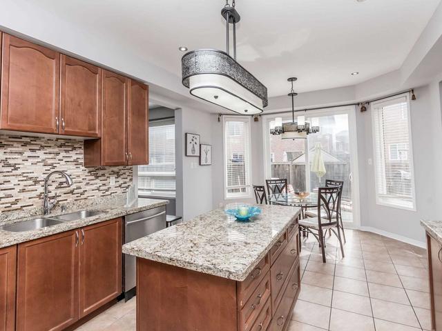 24 Tawnberry Circ, House detached with 4 bedrooms, 4 bathrooms and 4 parking in Brampton ON | Image 4