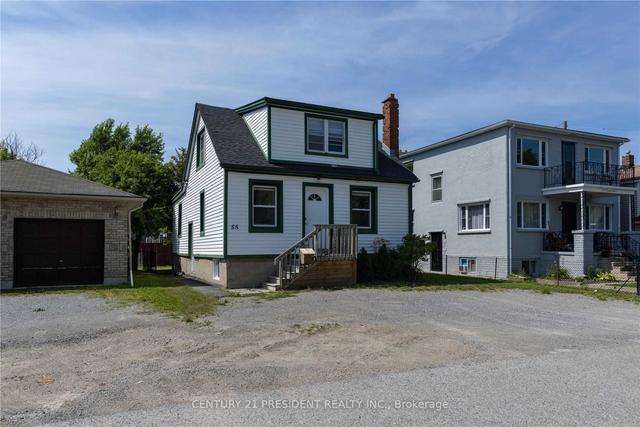 55 Parker St E, House detached with 2 bedrooms, 3 bathrooms and 3 parking in St. Catharines ON | Image 1