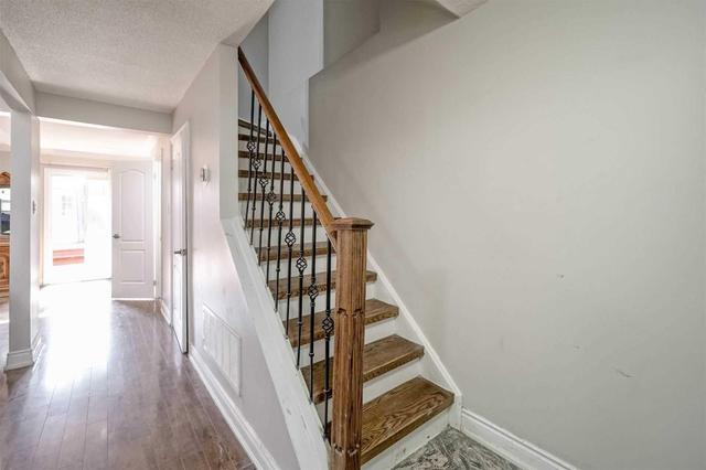 18 Hillpark Tr, House detached with 3 bedrooms, 4 bathrooms and 2 parking in Brampton ON | Image 12