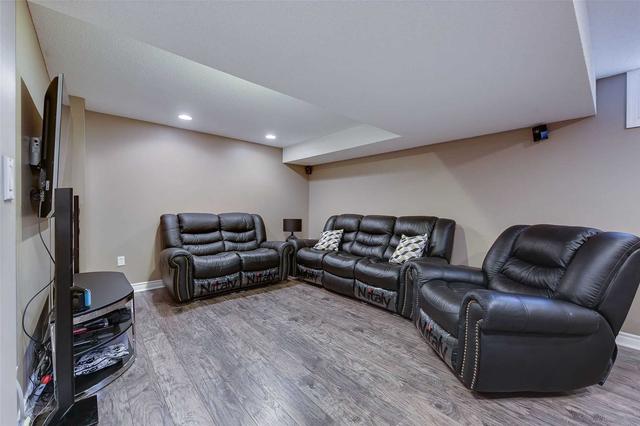 52 Adams St, House attached with 3 bedrooms, 3 bathrooms and 6 parking in Bradford West Gwillimbury ON | Image 13
