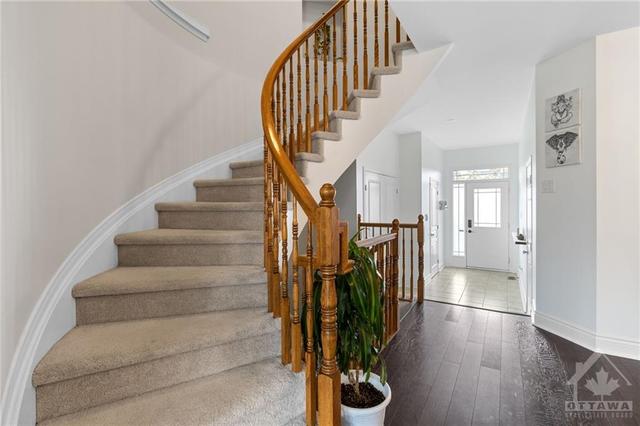 690 Percifor Way, Townhouse with 3 bedrooms, 4 bathrooms and 4 parking in Ottawa ON | Image 9