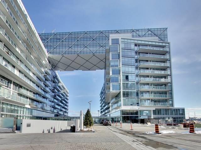 Sph1302 - 29 Queens Quay E, Condo with 2 bedrooms, 3 bathrooms and 1 parking in Toronto ON | Image 1
