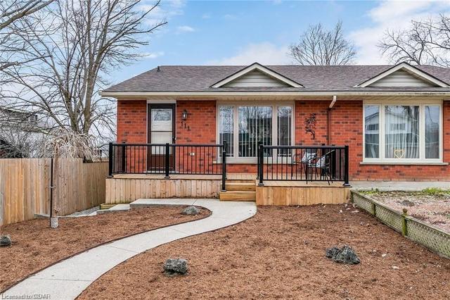 111 Marmel Court, House semidetached with 3 bedrooms, 1 bathrooms and 4 parking in Cambridge ON | Image 1