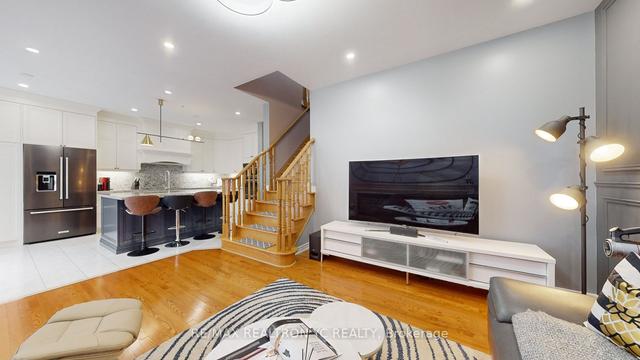 28 St James Ave, House detached with 3 bedrooms, 4 bathrooms and 4 parking in Vaughan ON | Image 8