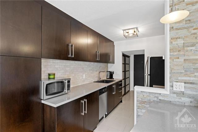 114 - 12 Corkstown Road, Condo with 2 bedrooms, 1 bathrooms and 2 parking in Ottawa ON | Image 8