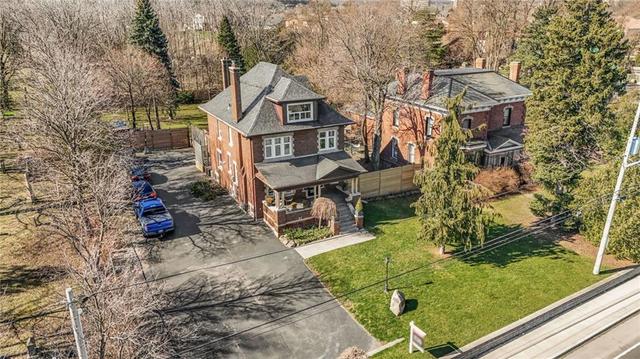 2846 King Street E, House detached with 6 bedrooms, 2 bathrooms and 20 parking in Hamilton ON | Image 35