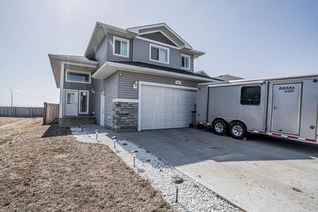9009 80a Avenue, House detached with 3 bedrooms, 2 bathrooms and 4 parking in Grande Prairie AB | Image 1