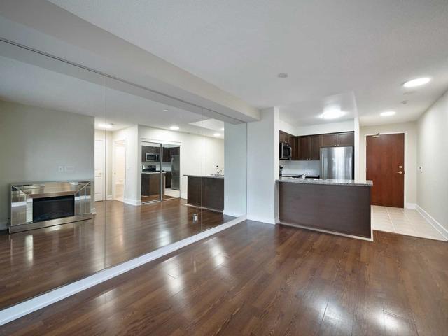 901 - 5 Michael Power Pl, Condo with 1 bedrooms, 1 bathrooms and 1 parking in Toronto ON | Image 5