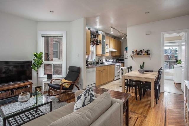 Upper - 345 Markham St, House semidetached with 3 bedrooms, 1 bathrooms and 1 parking in Toronto ON | Image 2