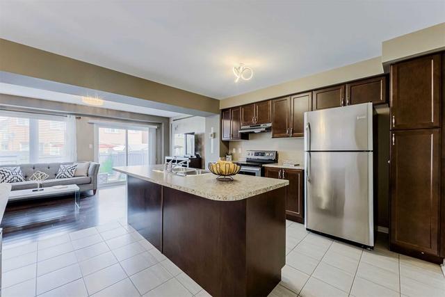 44 Napoleon Cres, House attached with 3 bedrooms, 3 bathrooms and 4 parking in Brampton ON | Image 34