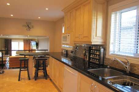 363 Karen Park Cres, House detached with 4 bedrooms, 2 bathrooms and 4 parking in Mississauga ON | Image 5