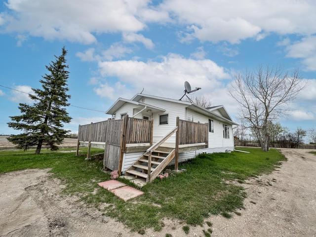 78002 Range Road 221, House detached with 3 bedrooms, 2 bathrooms and 6 parking in Smoky River No. 130 AB | Image 3