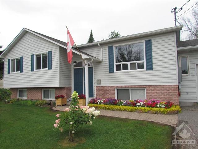 20 Wills Road, House detached with 4 bedrooms, 2 bathrooms and 10 parking in Rideau Lakes ON | Image 4