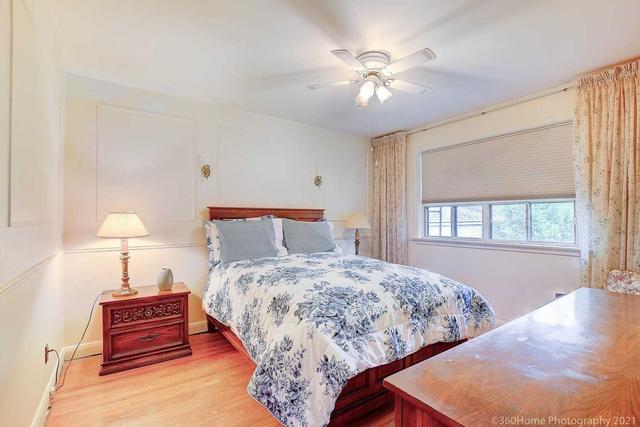 62 Coe Hill Dr, House detached with 3 bedrooms, 1 bathrooms and 5 parking in Toronto ON | Image 7
