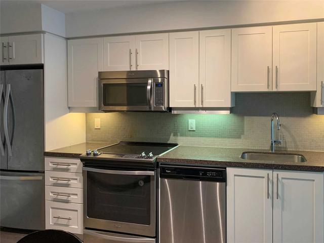 732 - 525 Adelaide St W, Condo with 2 bedrooms, 2 bathrooms and 0 parking in Toronto ON | Image 8