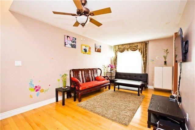 125 - 8 Faithful Way, Townhouse with 3 bedrooms, 2 bathrooms and 1 parking in Markham ON | Image 4