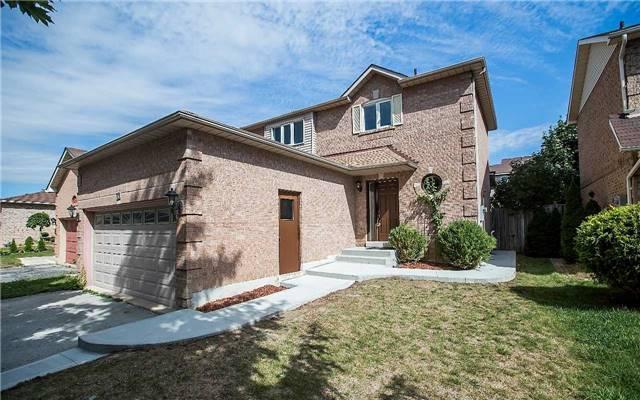 12 Vivians Cres, House detached with 3 bedrooms, 2 bathrooms and 2 parking in Brampton ON | Image 3