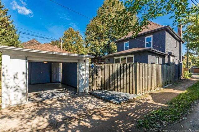 174 Fairleigh Ave S, House detached with 4 bedrooms, 3 bathrooms and 2 parking in Hamilton ON | Image 29